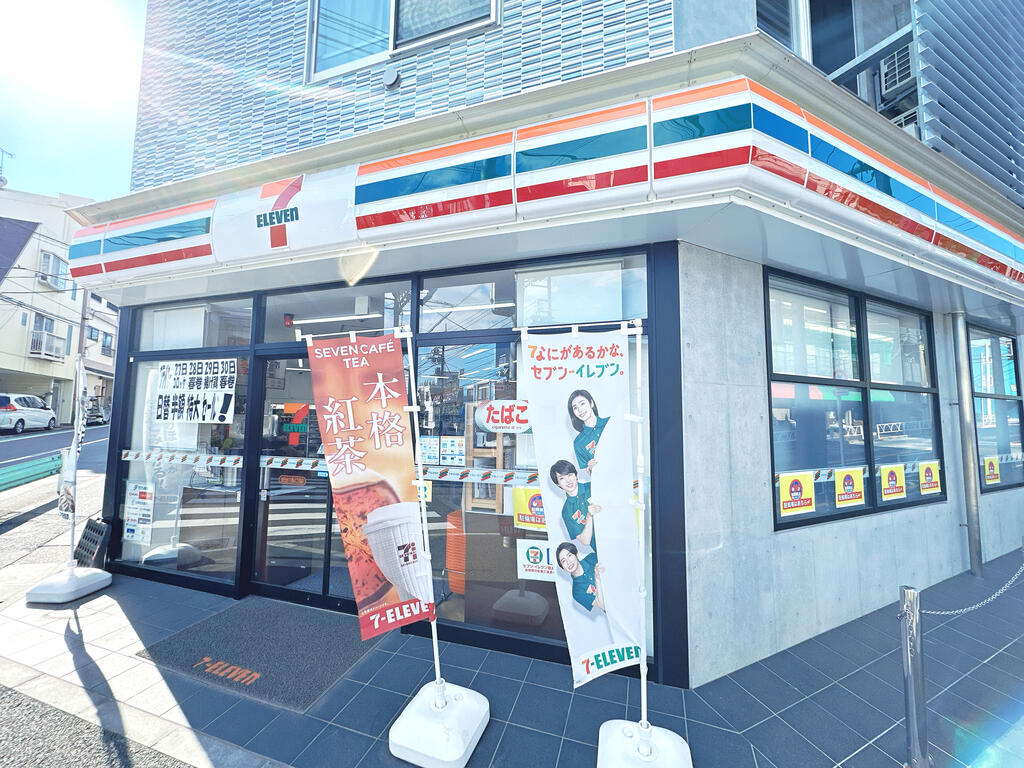 コンビニ　セブンイレブン世田谷下馬4丁目店（コンビニ）まで327m