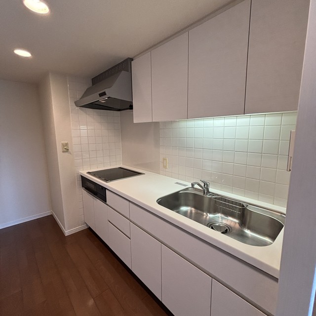 キッチン　※写真は同タイプ住戸です。