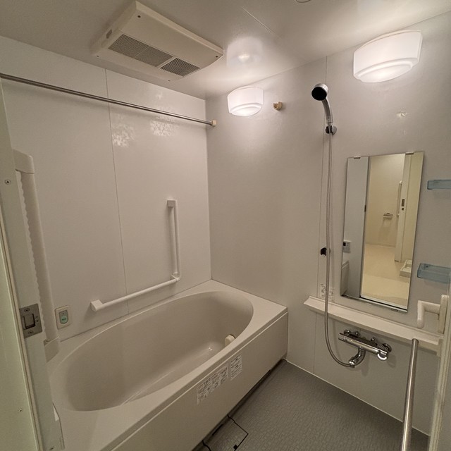 バス・シャワールーム　※写真は同タイプ住戸です。