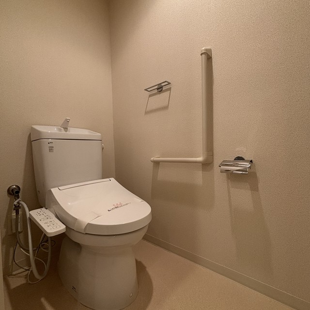 トイレ　※写真は同タイプ住戸です。