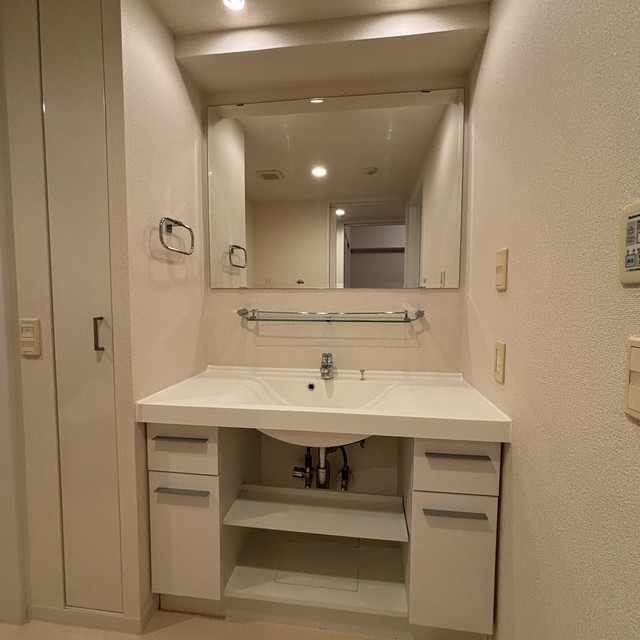洗面設備　※写真は同タイプ住戸です。