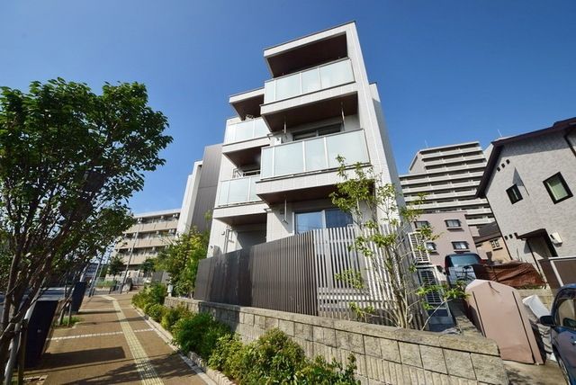 建物外観　経済的な都市ガス　オートロック完備