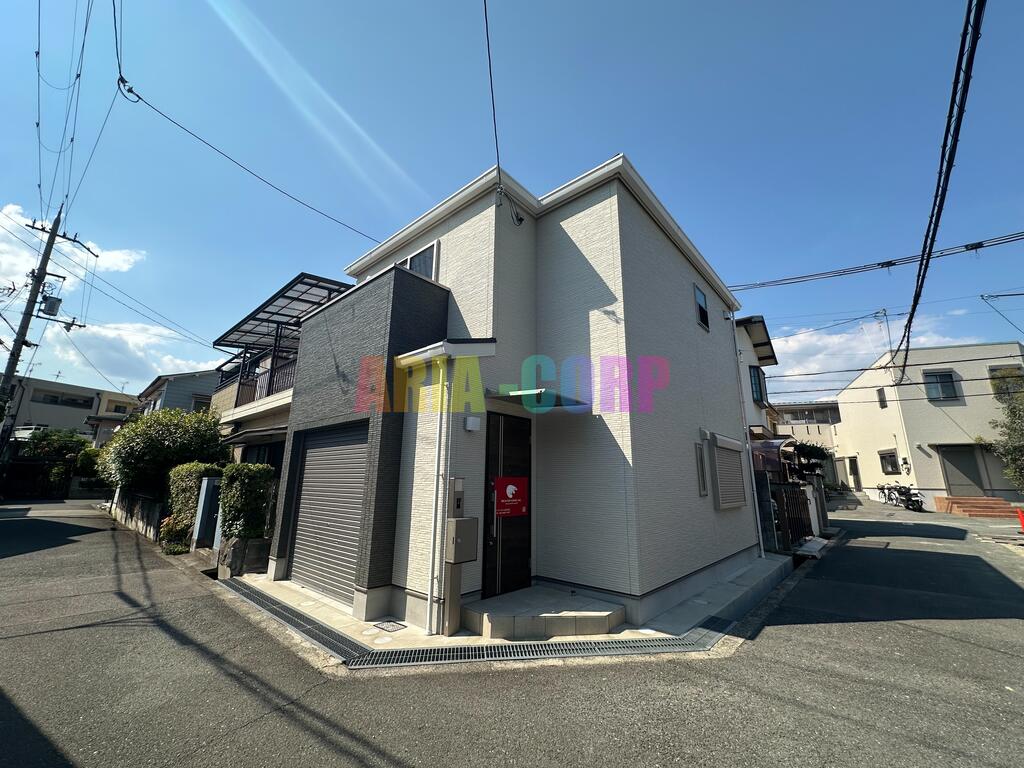 建物外観　2023年築◎築浅ガレージハウス♪一人親方の職人さんに◎