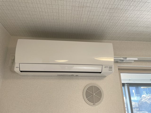 その他設備　エアコン２基付