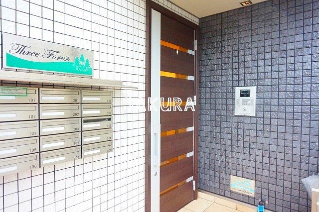 エントランス　お洒落な建物デザイン♪