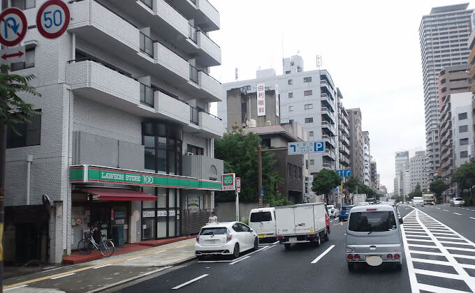 コンビニ　ローソンストア100大阪上本町八丁目店（コンビニ）まで286m