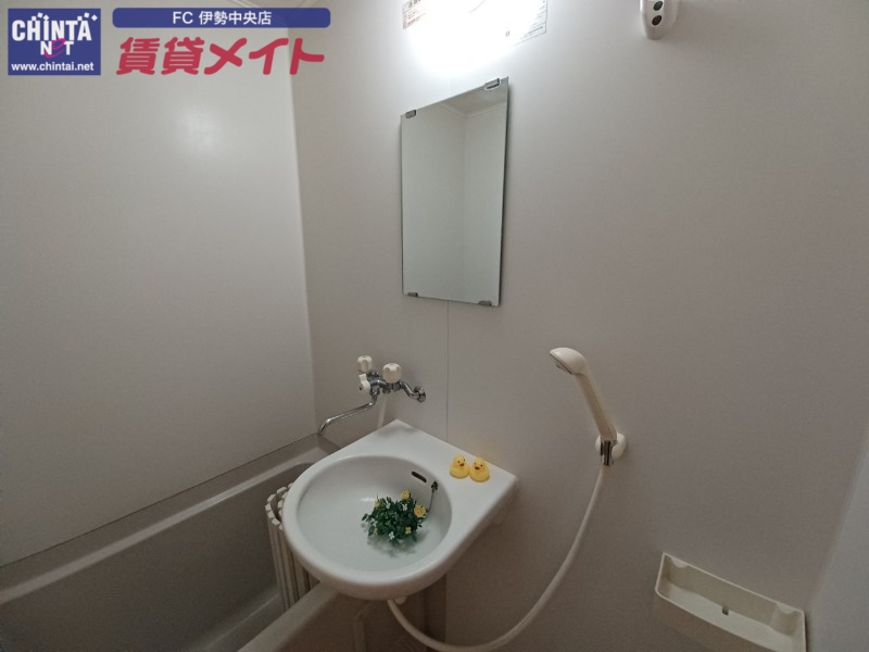 洗面設備　同物件別室の写真です
