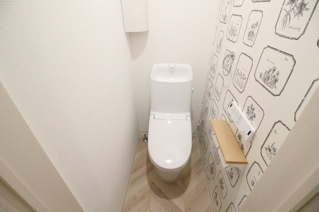ＪＲ関西本線 久宝寺駅 徒歩6分 3階建 築1年のトイレ写真