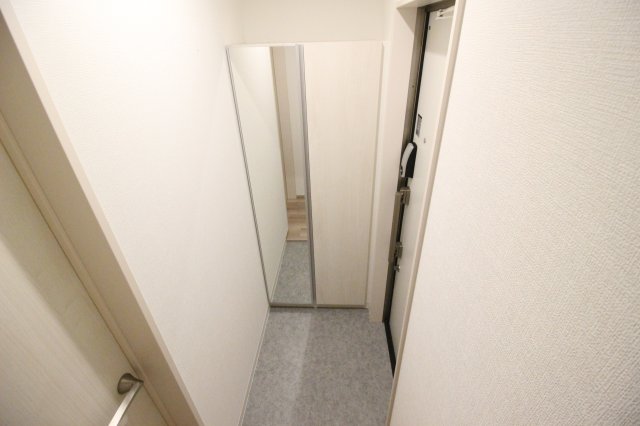 ＪＲ関西本線 久宝寺駅 徒歩6分 3階建 築1年の玄関写真