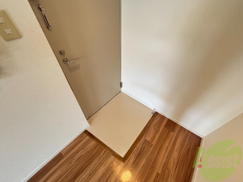 玄関　ゆとりある設計で、お客様を心地よく迎える玄関口。