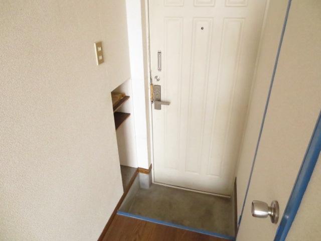 玄関　下駄箱有り
