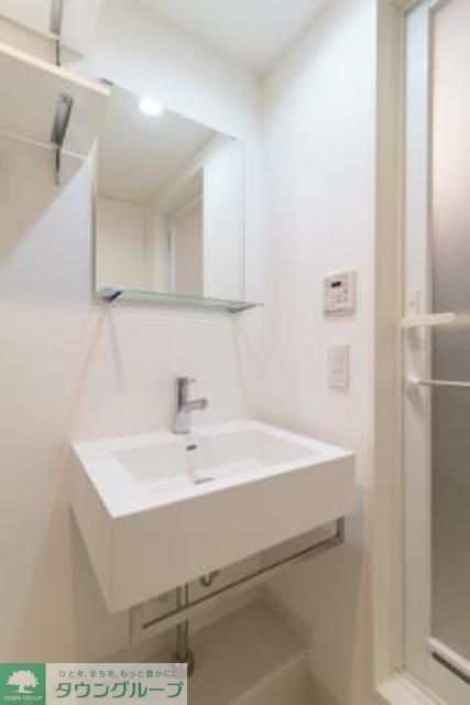 洗面設備　※写真は同タイプ住戸です。