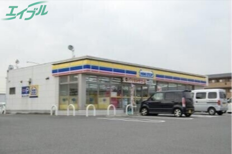 コンビニ　ミニストップ四日市泊小柳店（コンビニ）まで376m