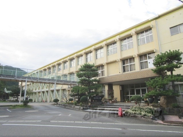 小学校　綾部小学校（小学校）まで1100m