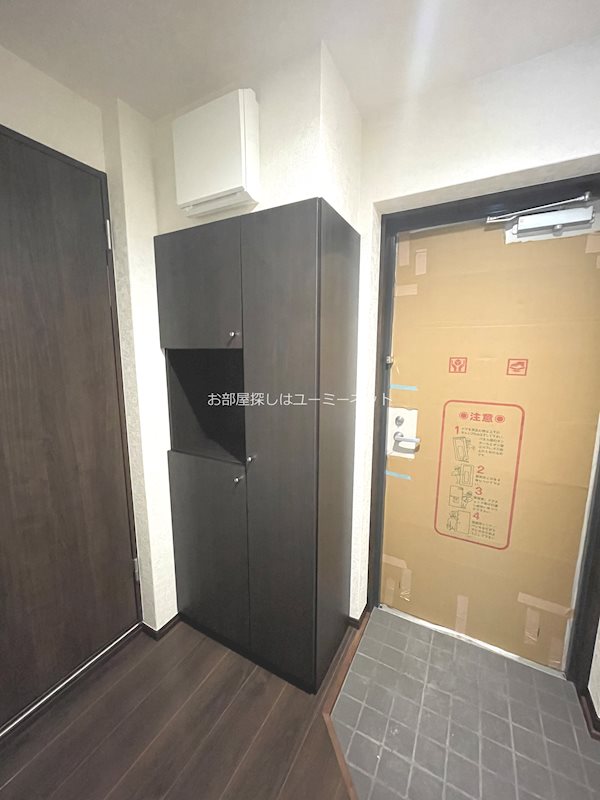 玄関　※写真は反転タイプです。