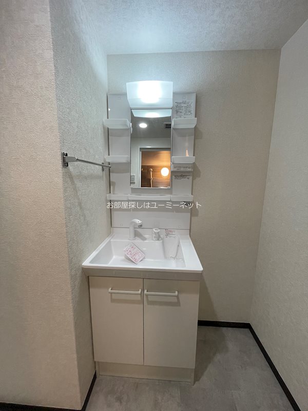 洗面設備　※写真は反転タイプです。