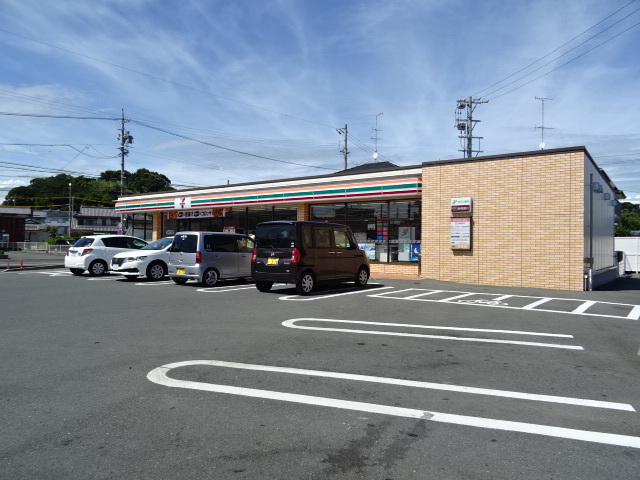 コンビニ　セブンイレブン新居町中之郷東店（コンビニ）まで165m