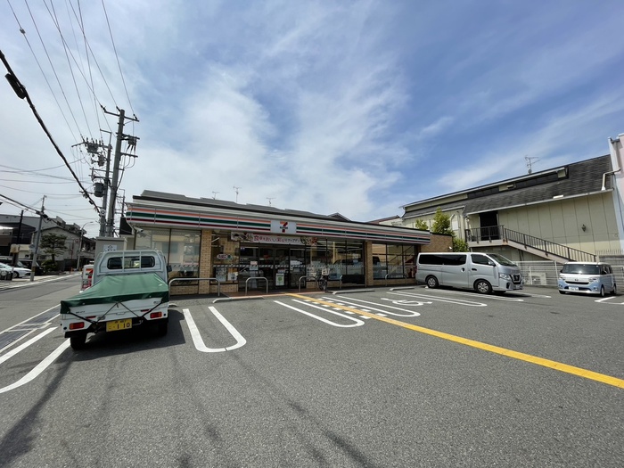 コンビニ　セブンイレブン堺大鳥大社前店（コンビニ）まで220m