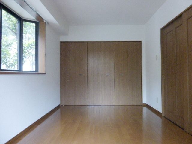 その他部屋・スペース　★角部屋２面採光で明るい6帖の洋室です★