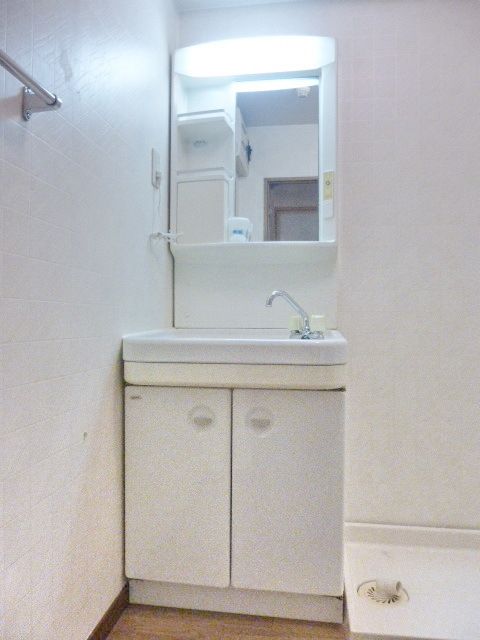 洗面設備　★朝の準備に大変便利な独立洗面台です★