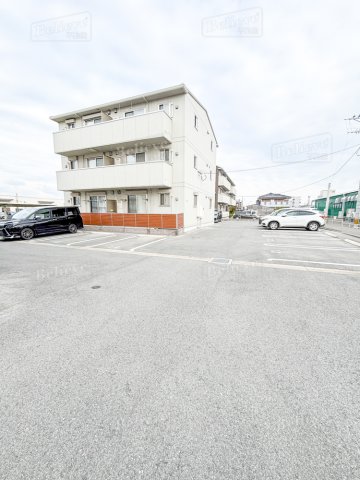 駐車場　駐車スペースもあります♪