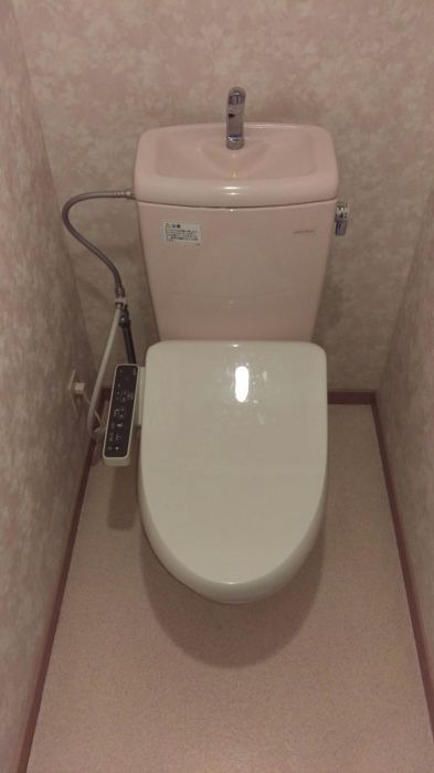 トイレ　ウォシュレット完備