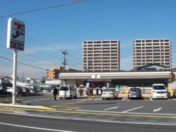 コンビニ　セブンイレブン野洲市役所前店（コンビニ）まで189m