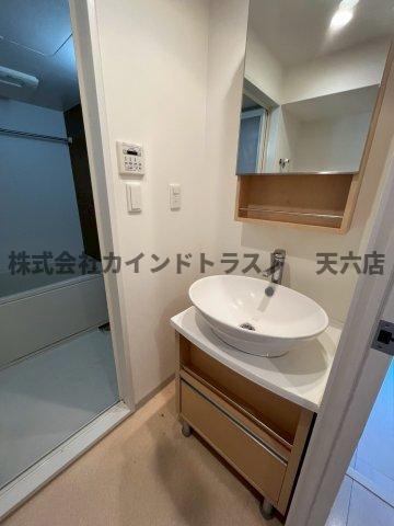 洗面設備　スペースが確保できる洗面所です
