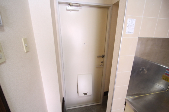 玄関　※別部屋の写真です