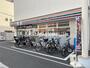 コンビニ　セブン-イレブン 荒川３丁目店（コンビニ）まで181m