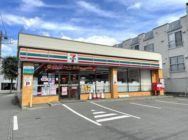 コンビニ　セブンイレブン月寒東5条店（コンビニ）まで310m
