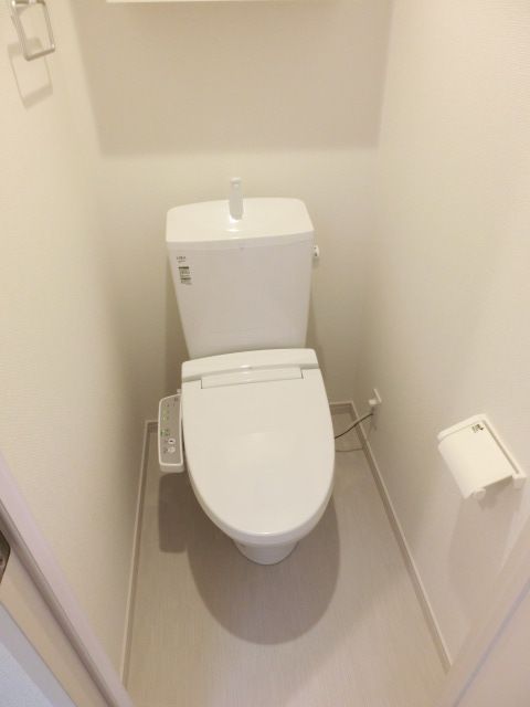 トイレ　ウォシュレット付きで快適ですね