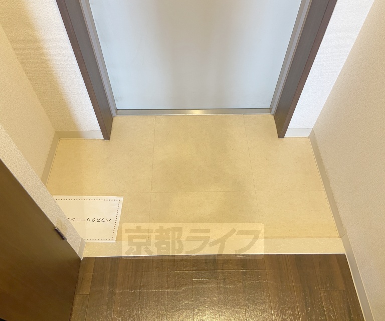 玄関　大きな段差がありません