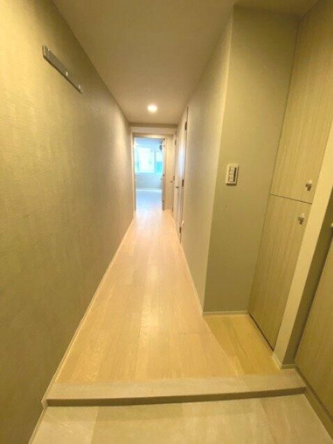 玄関　写真は同タイプ住居です。