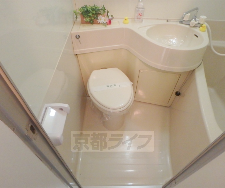 トイレ　トイレ回りのすっきりしています。