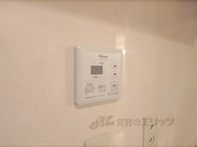その他設備　給湯器リモコン