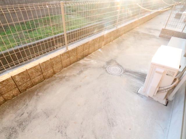 庭　簡単な家庭菜園も楽しめるお庭です