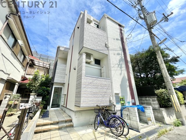 建物外観　オートロック付きで安心です♪