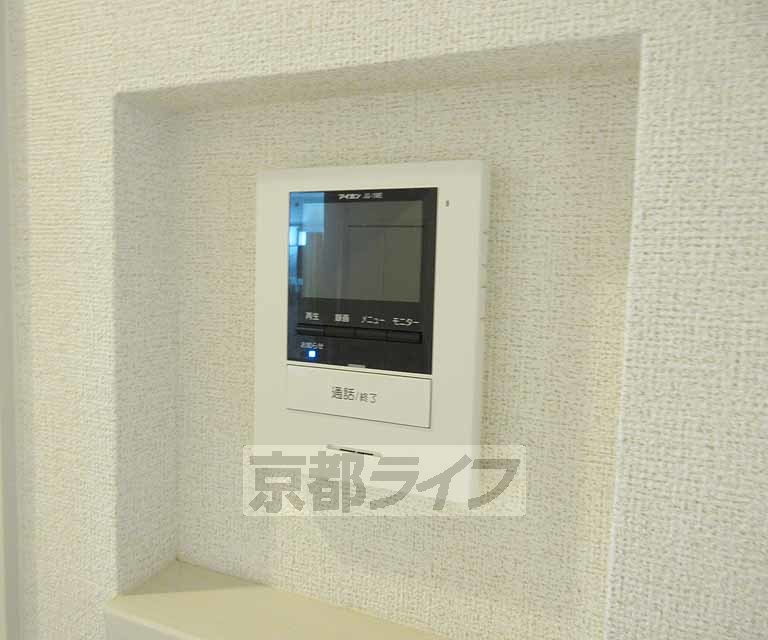 その他設備　モニター付きのインターフォンです・