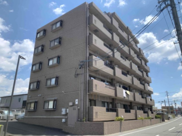 建物外観　６Ｆ建ての南向きマンションタイプです☆