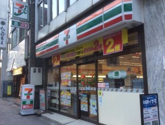 コンビニ　セブンイレブン神田三崎町2丁目店（コンビニ）まで118m