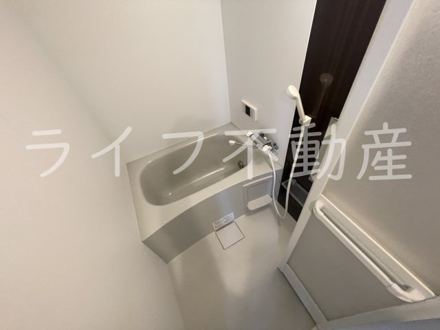 バス・シャワールーム　落ち着いた空間のお風呂です