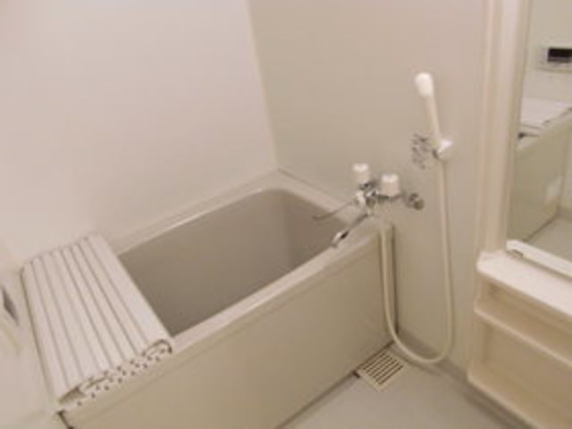 バス・シャワールーム　参考写真（同建物別部屋のものです）
