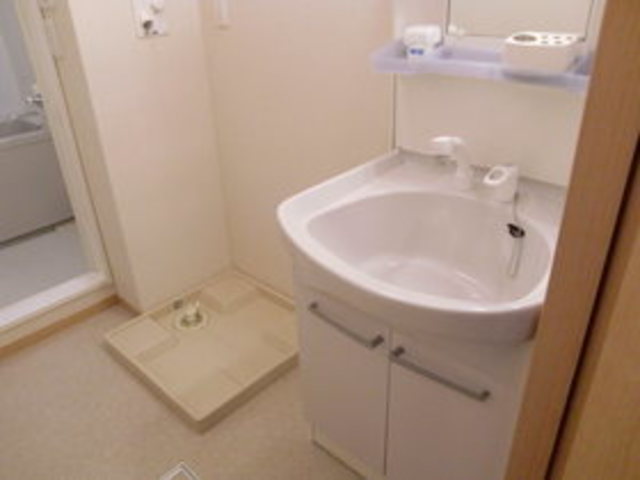 洗面設備　参考写真（同建物別部屋のものです）