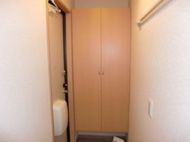 玄関　参考写真（同建物別部屋のものです）