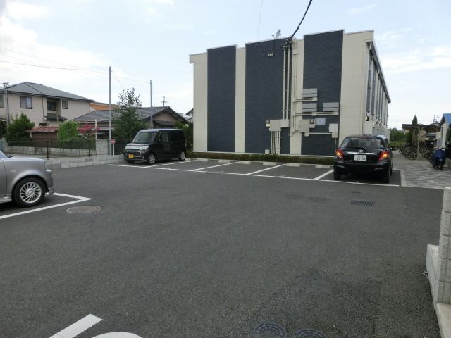 駐車場　敷地内の駐車場です。