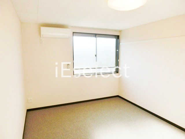 居室・リビング　明るい居室です。