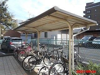 その他　屋根付き駐輪場