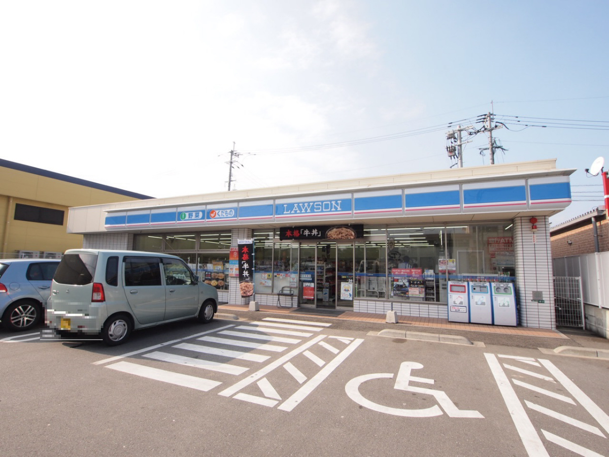 コンビニ　ローソン福岡西警察署前店（コンビニ）まで262m