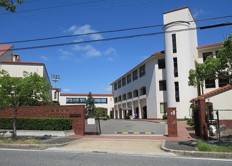 中学校　私立啓明学院中学校（中学校）まで712m